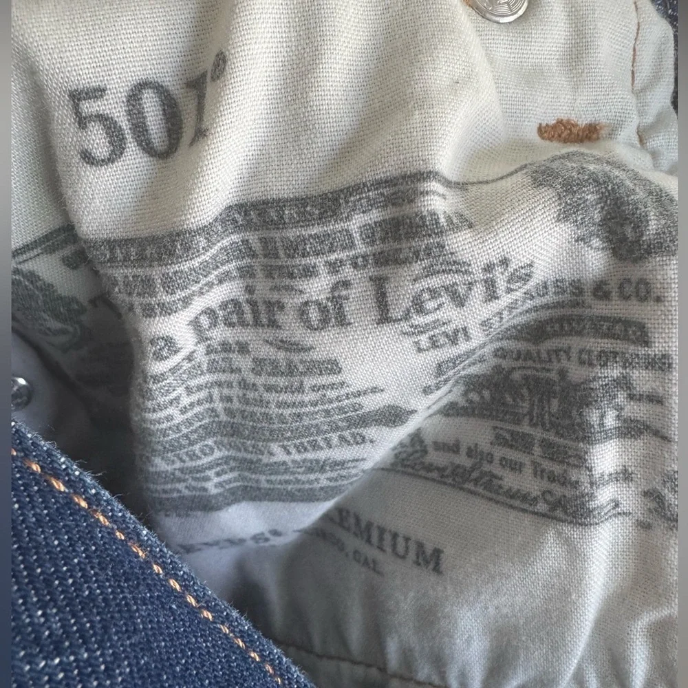 Levi's 501 Men's Straight Jeans in Deep Blue 26x32 y2k trendy 2019 premium - Picture 6 of 10